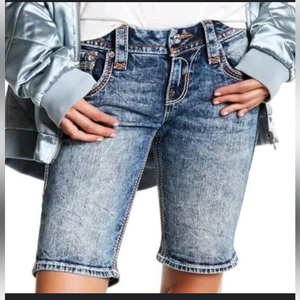 •ROCK REVIVAL•NWOT NANCY BERMUDA STONE WASH DENIM SHORTS SIZE 25